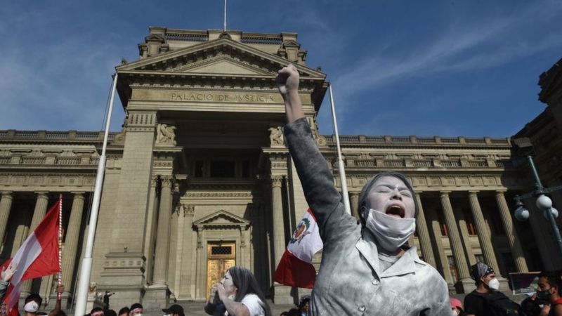 3 cambios que pueden ayudar a resolver la crisis política en Perú
